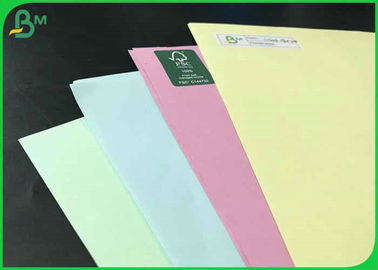 Kertas Warna Ramah Lingkungan 70 * 100cm 150gsm 180gsm 220gsm Untuk Pencetakan Offset