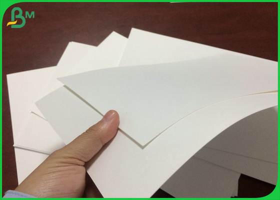 Permukaan Kertas Woodfree Putih Halus Untuk Membuat Notebook dan Kamus