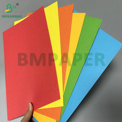 230 gram 350 gram Merah Biru Kardus Bristol yang Kuat Tanpa Lapisan Untuk Sampul Buku 70 x 100cm