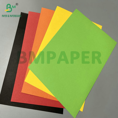 230 gram 350 gram Merah Biru Kardus Bristol yang Kuat Tanpa Lapisan Untuk Sampul Buku 70 x 100cm