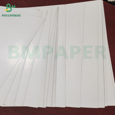 Satu sisi berlapis putih kekuatan superior kraftliner kertas putih atas 140g-220g