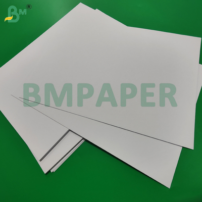 2 Sisi Tidak Dilapisi SBS Solid Bleached Board Untuk Label Garment 400gsm 450gsm