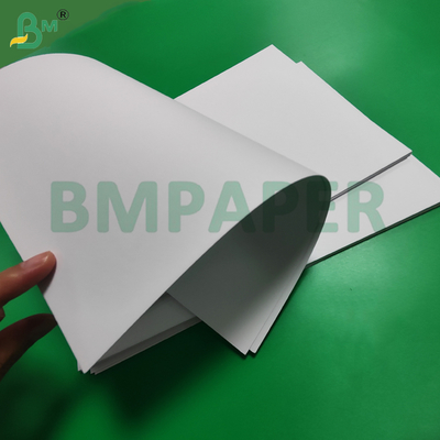 2 Sisi Tidak Dilapisi SBS Solid Bleached Board Untuk Label Garment 400gsm 450gsm