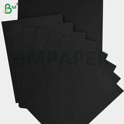 Kertas Kartu Hitam 180gsm 230gsm Untuk Label Pakaian Kekakuan Baik 70 x 100cm