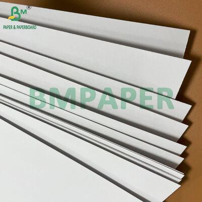 Kekakuan yang sempurna 200gm 250gm 300gm Uncoated White Paperstock untuk sampul buku