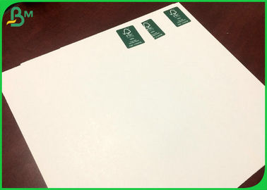 300GSM 610*860MM Warna Putih C1S Papan Gading Untuk Membuat Kotak Lipat