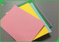 Lembar Kertas Bond Berwarna Merah Muda Hijau Kuning 200gsm 230gsm Untuk Pencetakan Normal
