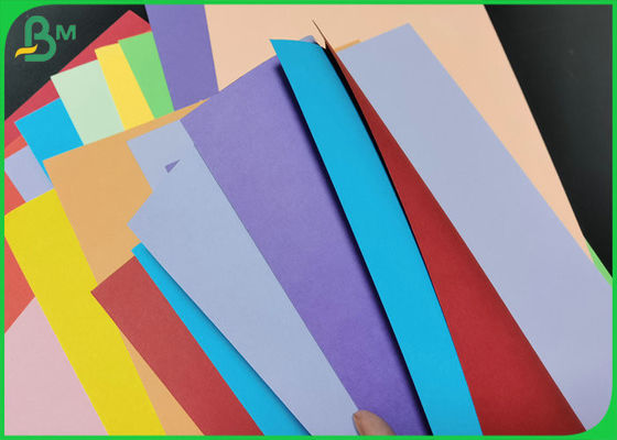 70gsm Sampai 250gsm Aneka Warna Lembar Papan Tampilan Grafis Kosong 70 * 100cm