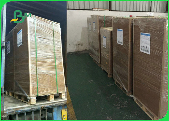 110 - 220gsm Lembar Kraft Liner Daur Ulang Untuk Kotak Kemasan 65 * 86cm